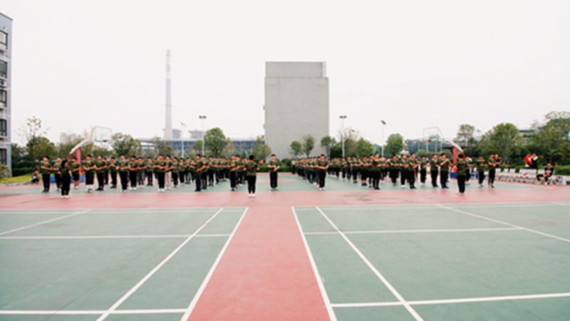 入學(xué)軍訓(xùn)總結(jié)表彰大會