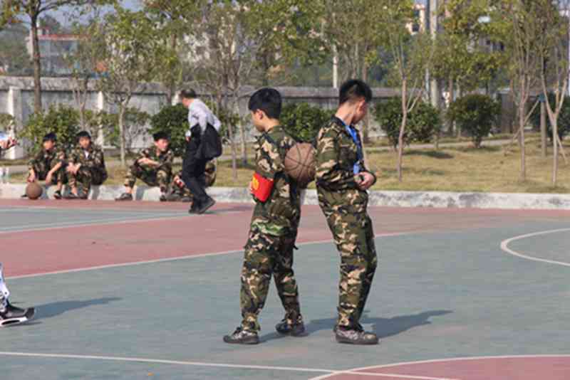 校運會背對背夾球接力比賽