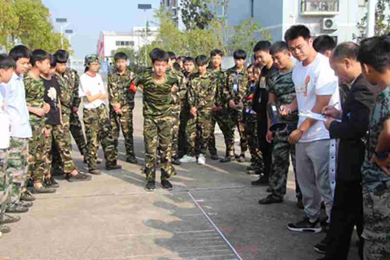 校運(yùn)會(huì)立定跳遠(yuǎn)